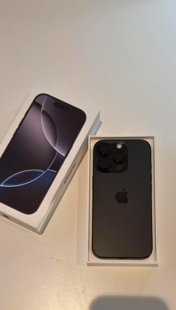 Apple iPhone 16 Pro 128 Go noir titane, Télécoms, Téléphonie mobile | Apple iPhone, Comme neuf, 128 GB, Sans abonnement, Avec simlock (verrouillage SIM)