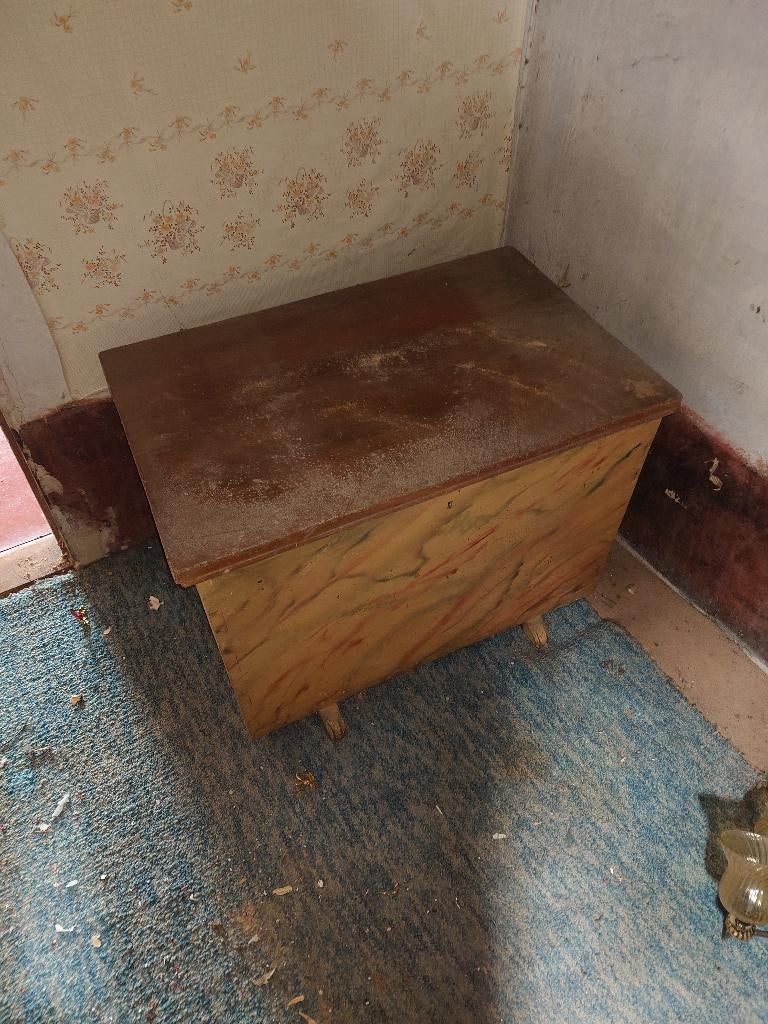 Oude houten dekenkist / opbergkist met klep, Ophalen