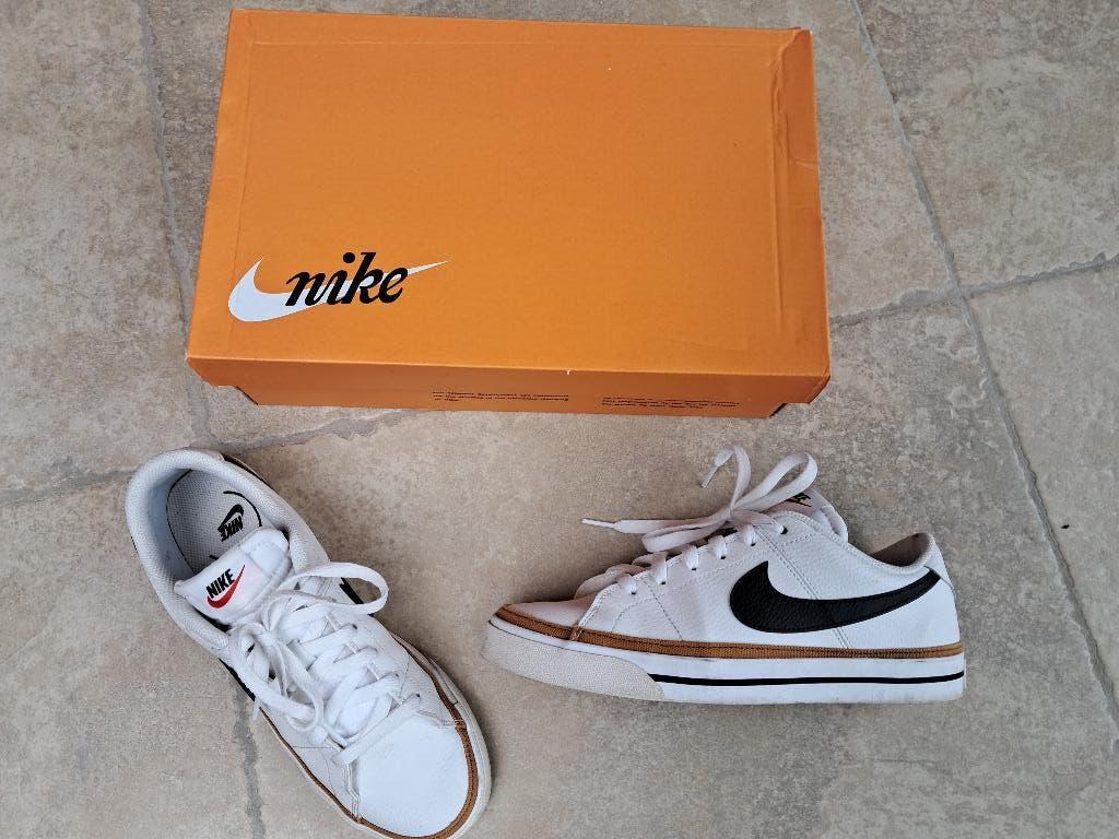 Merk Nike: witte sneakers mt 40 (zie foto's), Wit, Nike, Ophalen of Verzenden, Zo goed als nieuw