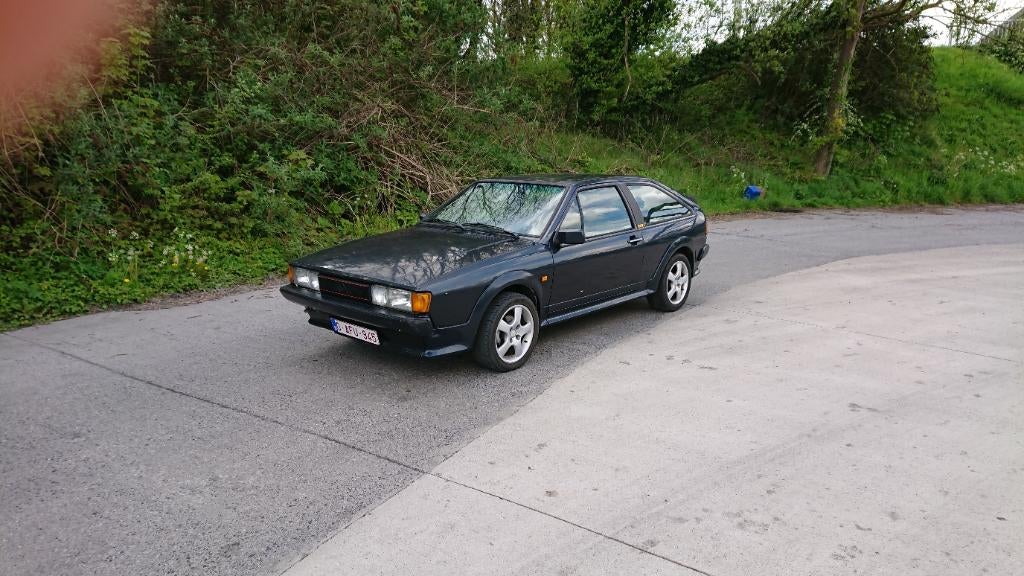 Scirocco gt2 à restaurer., Autos, Argent ou Gris, Achat, 82 kW, Boîte manuelle