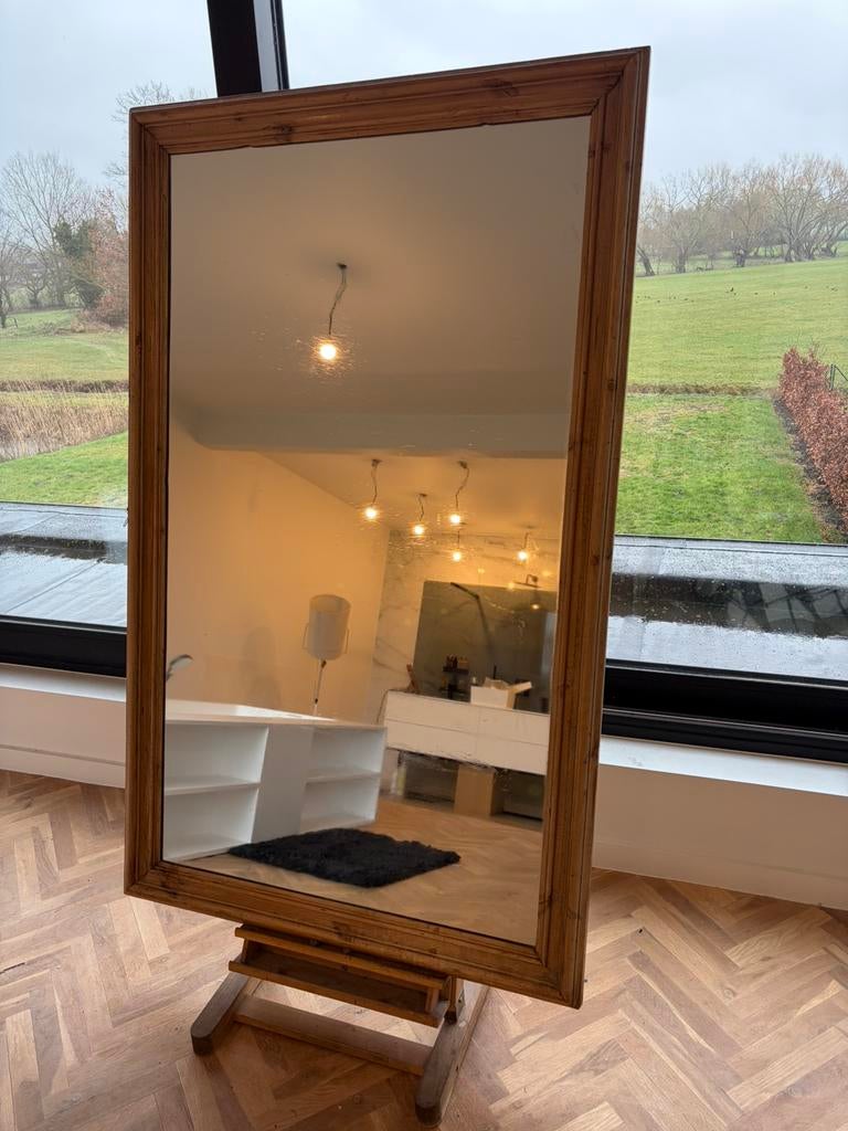Grote houten spiegel op voet, Antiek en Kunst, Ophalen, 150 tot 200 cm