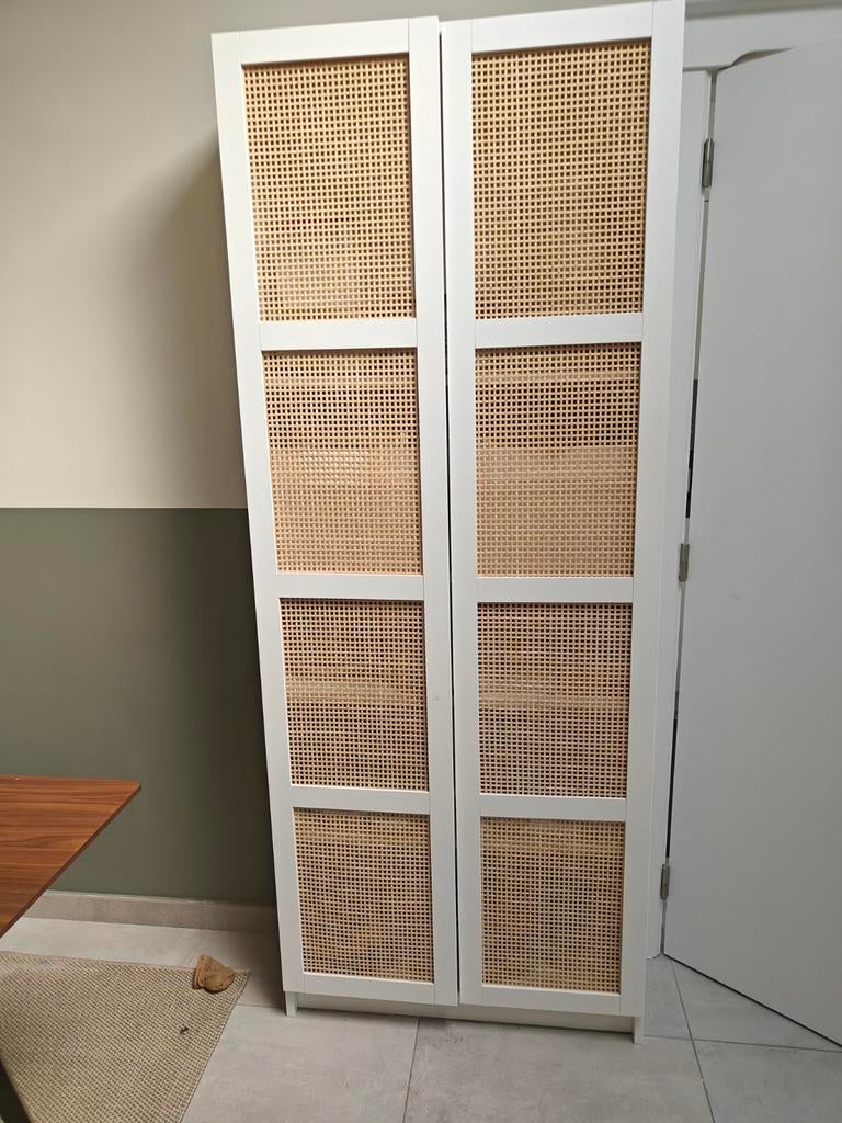 Ikea Hooge Billy kast  1 jaar bij ons .geen gebruikssporen, Huis en Inrichting, Ophalen