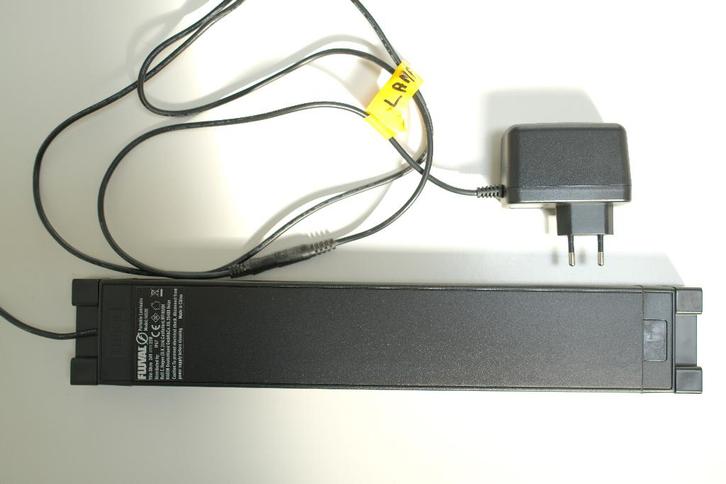 Fluval Plant Spectrum LED 3.0 — 22W lampe aquarium (38-61cm), Animaux & Accessoires, Poissons | Aquariums & Accessoires, Utilisé