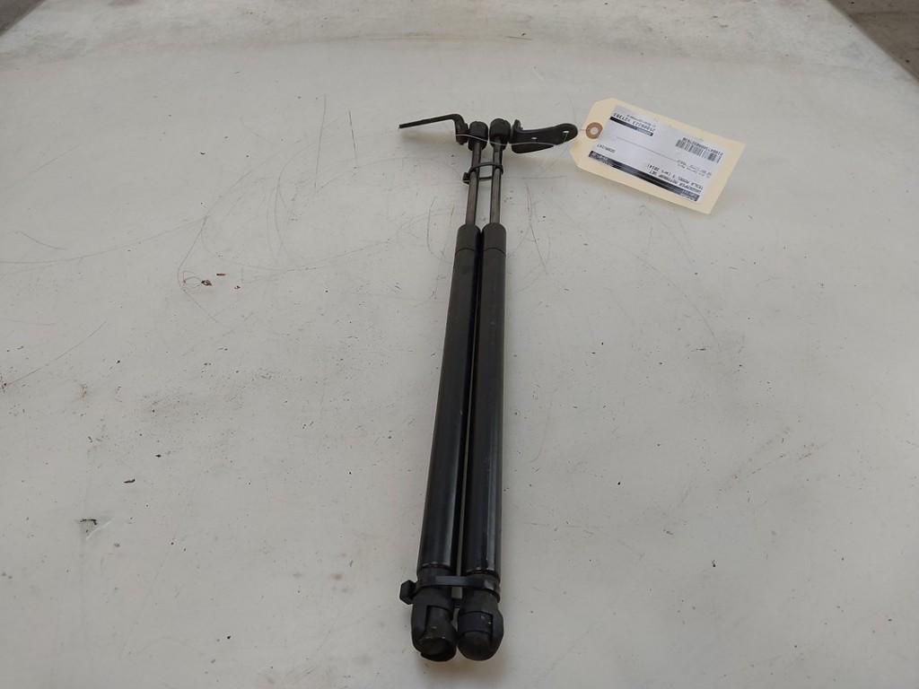 VERIN A GAZ ENSEMBLE AVANT Model S (|6006603|600660300C|), Germany_Sales@tesla.com, Utilisé, Autres marques automobiles, Ludwig-Prandtl-Straße 27 - 29
12526  Berlin, DE