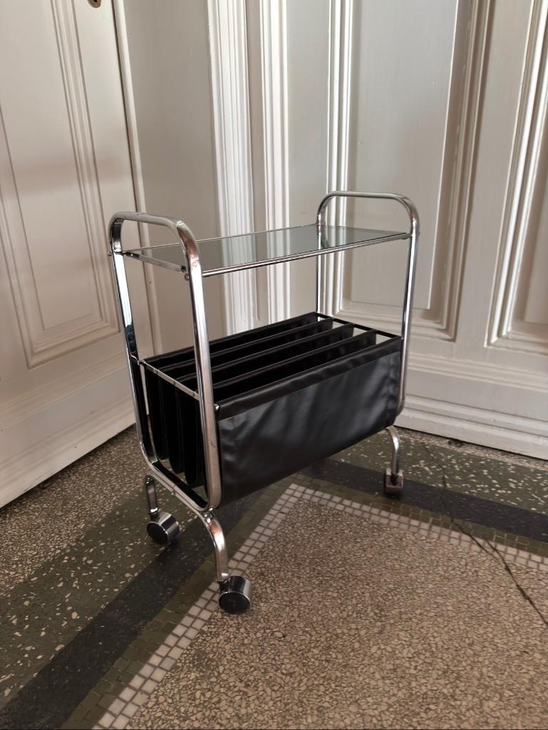 Porte-revues vintage - 1970 - Chariot en chrome et verre, Moins de 55 cm, Enlèvement, Métal ou Aluminium, Rectangulaire