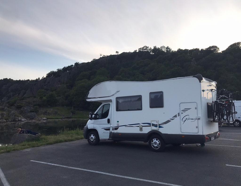 MC Louis Glamys 11 op Fiat Ducato | 6 pers | Bj 2012, Automaat, Airbags, Alkoof, Ringverwarming