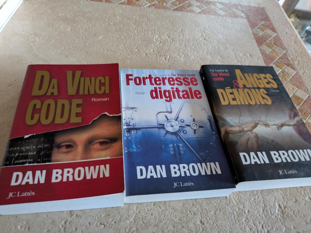 3 romans (grand format - quasi neuf) de Dan Brown pour 3,5€., Boeken, Romans, Verzenden, Zo goed als nieuw, Dan Brown, Amerika