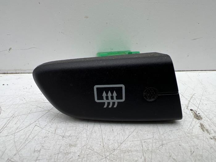 Commutateur chauffage vitre arrière d'un Peugeot 107, -, 3 mois de garantie, Utilisé, -