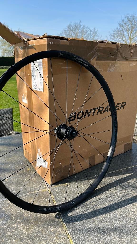 Bontrager Paradigm Comp 25 wielset, Vélos & Vélomoteurs, Vélos Pièces, Comme neuf, Roue, Enlèvement