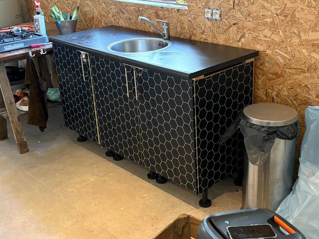 Keukenblok met 3 deuren en ronde wasbak, Tuin en Terras, Bergingen en Tuinkasten, Gebruikt, Ophalen