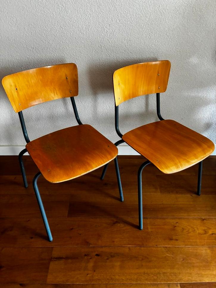 Schoolstoelen - nog 2 stuks beschikbaar - stapelbaar, Huis en Inrichting, Stoelen, Gebruikt, Vijf, Zes of meer stoelen, Hout, Metaal