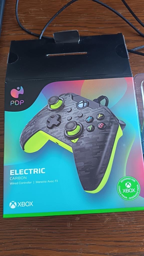 PDP xbox electric carbon wired controller (049-012-CMGY), Consoles de jeu & Jeux vidéo, Consoles de jeu | Xbox | Accessoires, Enlèvement