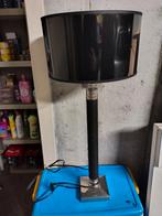 Lampe sur pied, Enlèvement