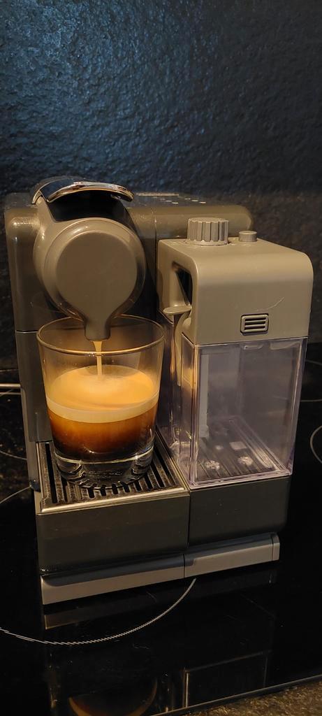 De'Longhi Nespresso Lattissima Touch koffiecupmachine, Elektronische apparatuur, Koffiezetapparaten, Koffiemachine, Ophalen of Verzenden