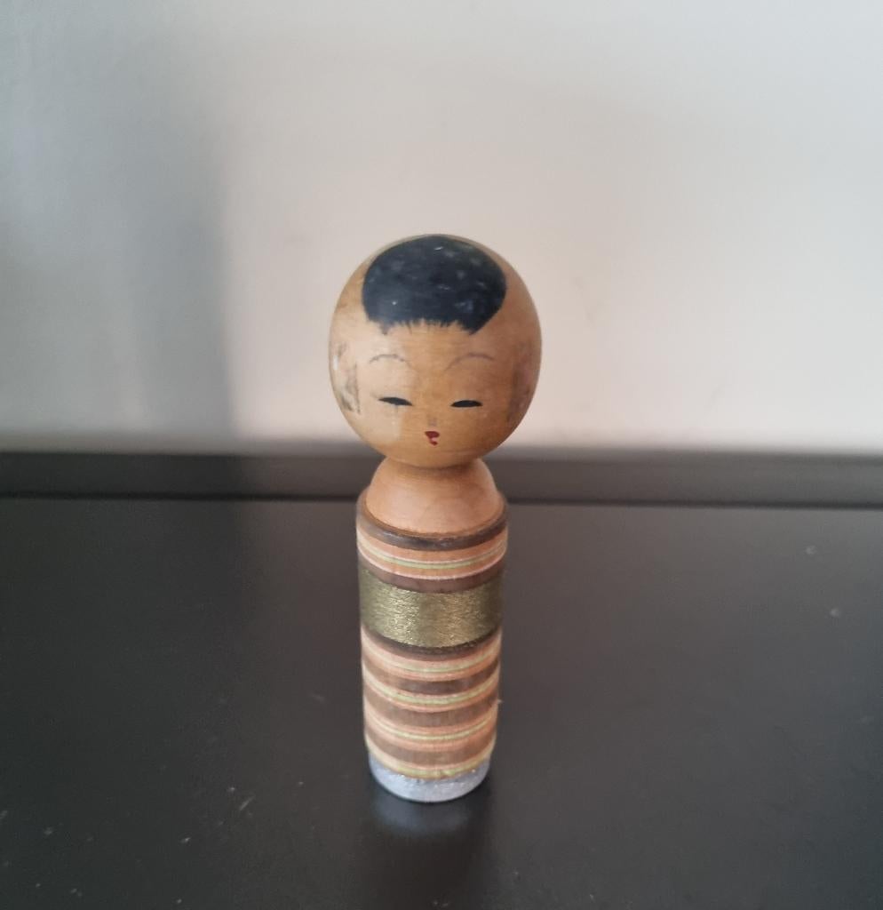Lieve Sosaku Kokeshi, Verzenden
