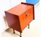 Midcentury nachtkastje, Ophalen