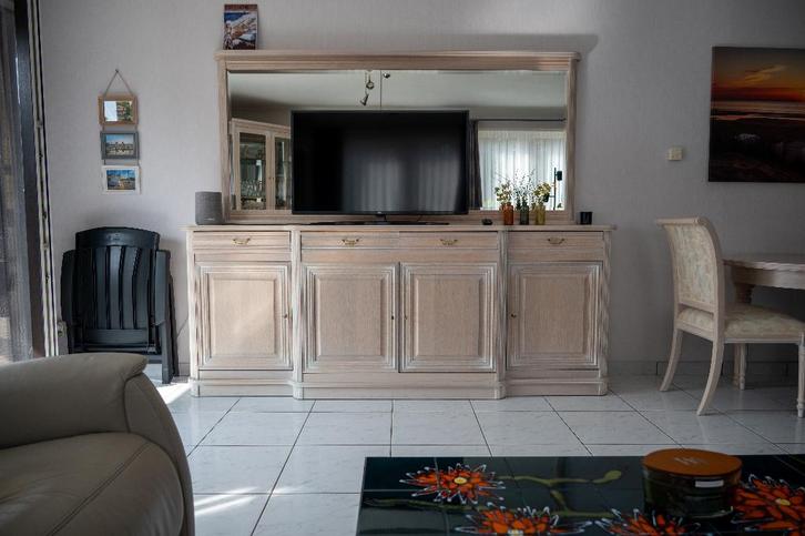 Dressoir met grote spiegel – ruime opbergruimte, Maison & Meubles, Armoires | Dressoirs, Comme neuf, 200 cm ou plus, 25 à 50 cm