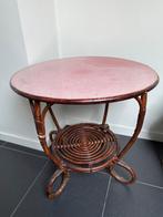 Vintage tafeltje, Enlèvement