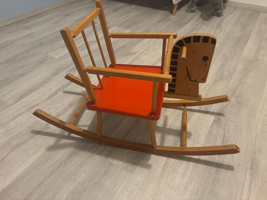 Antiek schommelpaard, Ophalen, Gebruikt