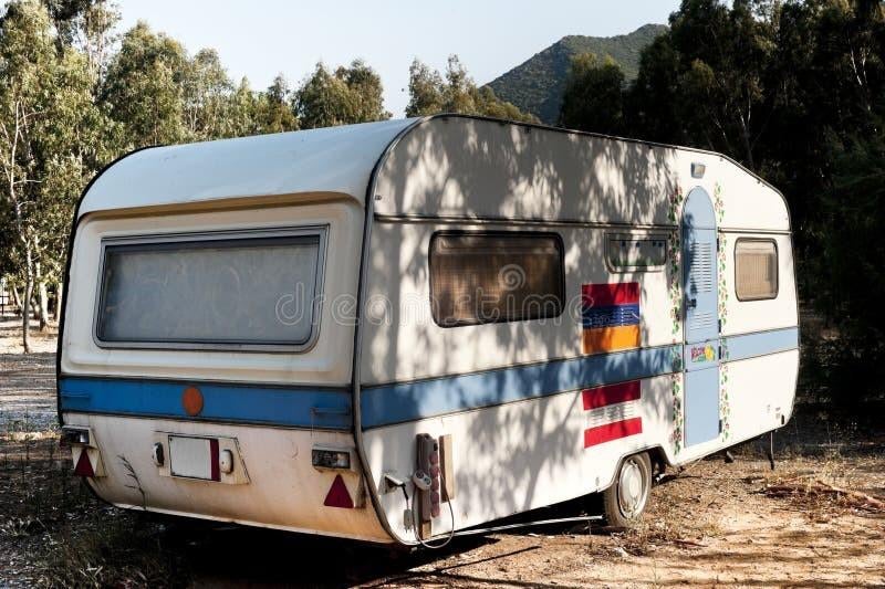 Homme seul de 51 a CHERCHE Caravane a louer à l'année,urgent, Caravanes & Camping, Particulier