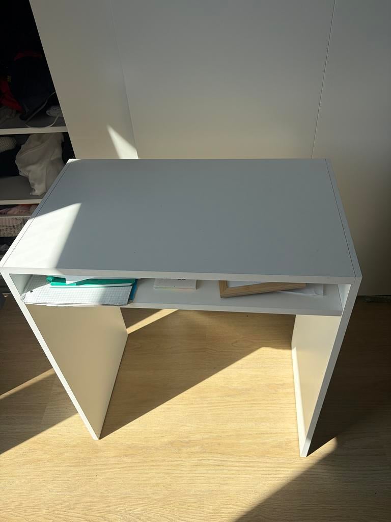 Kleine bureau, Ophalen, Zo goed als nieuw