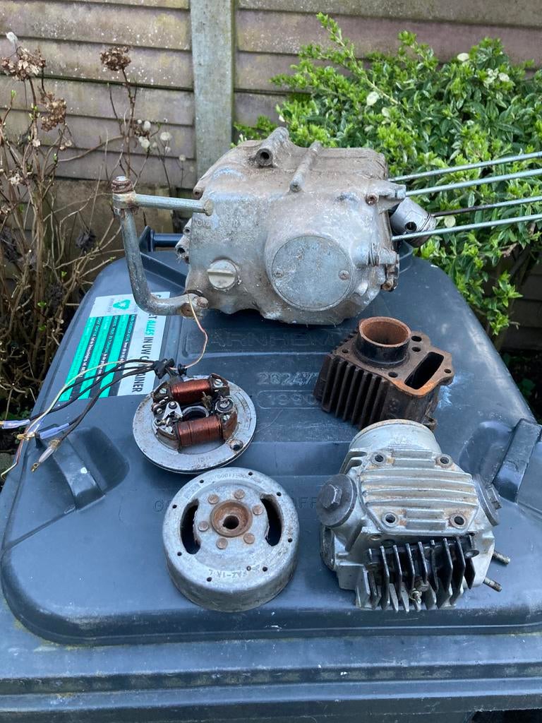 Bloc moteur Honda S50 original ss50 cd50, Vélos & Vélomoteurs, Enlèvement ou Envoi, Comme neuf