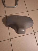 Selle grise honda camino 60 eur, Vélos & Vélomoteurs, Pièces de cyclomoteur | Général, Enlèvement ou Envoi, Selle