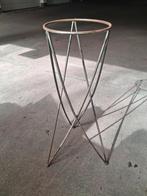 Metalen statief voor schaal of bloempot, Ophalen