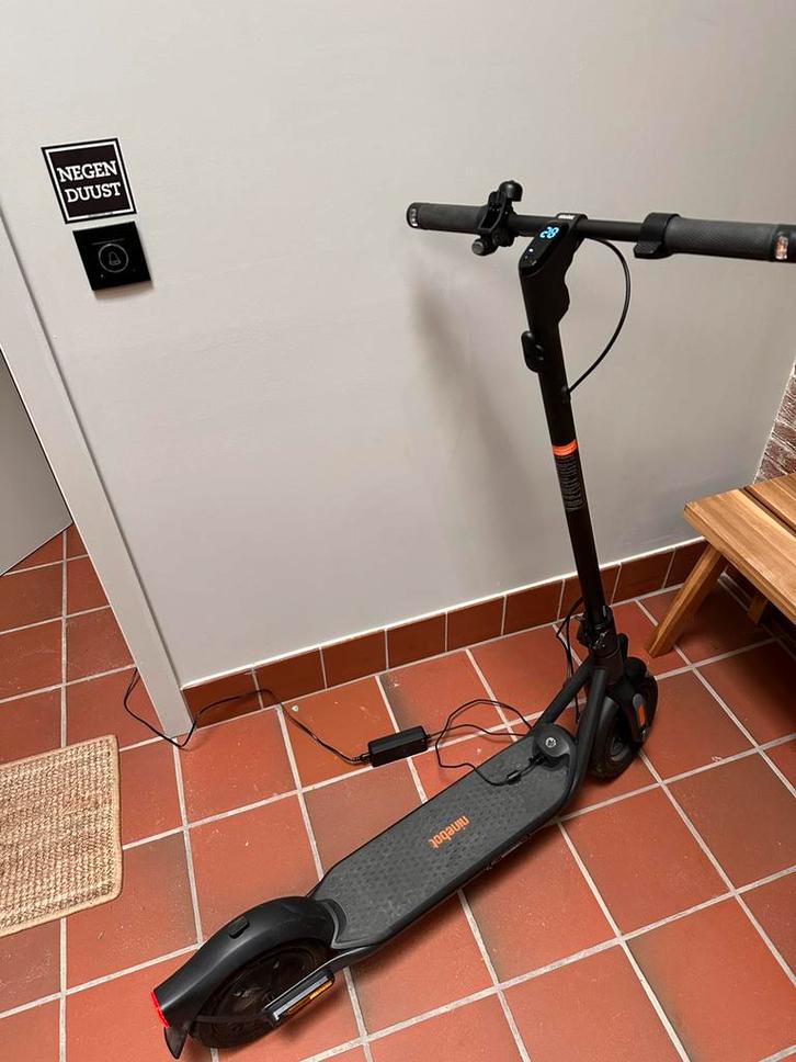 Trottinette Segway Ninebot F2, Vélos & Vélomoteurs, Trottinettes, Comme neuf, Step électrique (E-scooter), Enlèvement