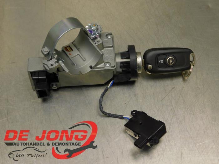 Serrure de contact + clé d'un Opel Astra, Autos : Pièces & Accessoires, -, Opel, 3 mois de garantie, Utilisé