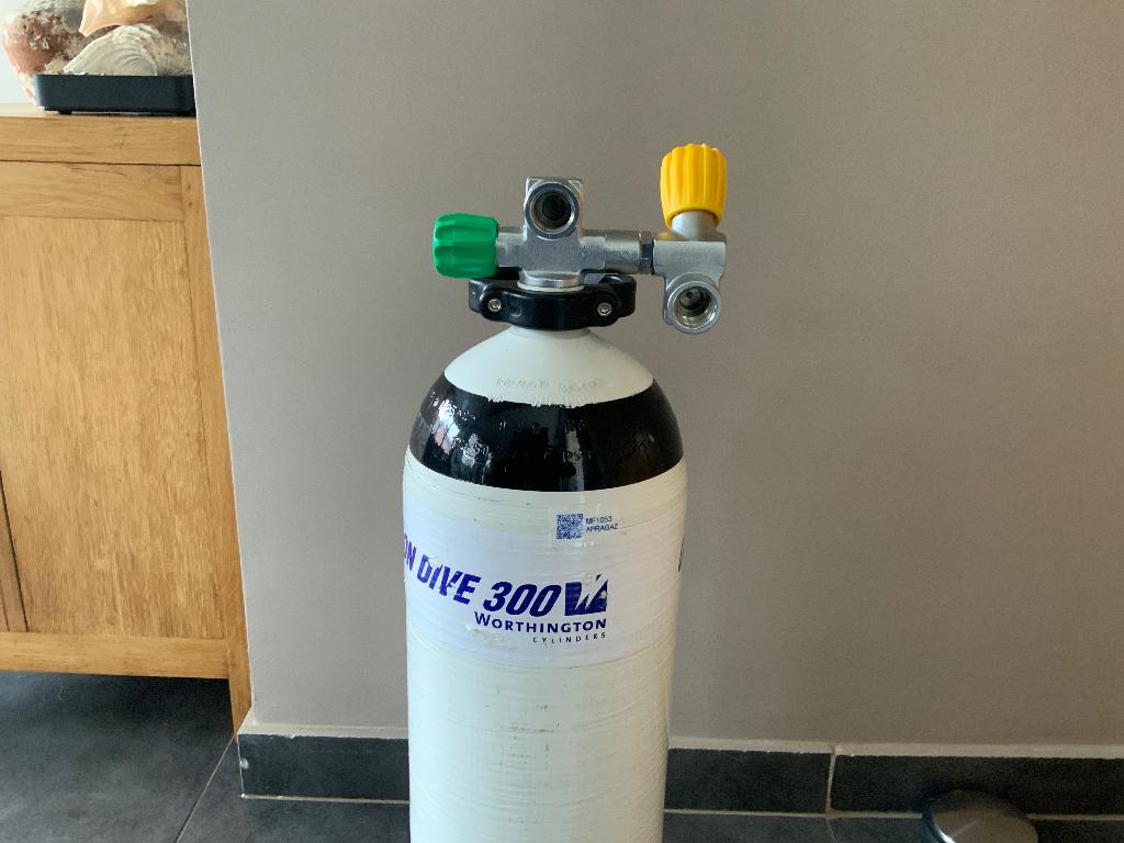 Duikfles 10 liter 300 bar, Ophalen of Verzenden, Gebruikt, Duikfles