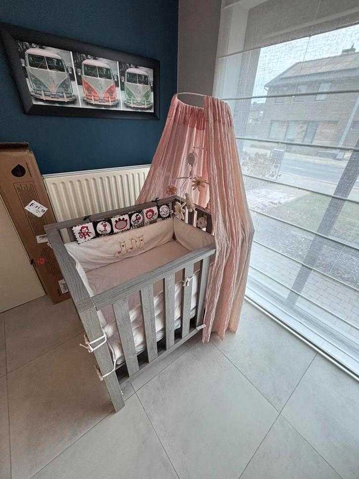 Park met sluier van Jolein, Kinderen en Baby's, Kinderkamer | Complete kinderkamers, Zo goed als nieuw, Ophalen