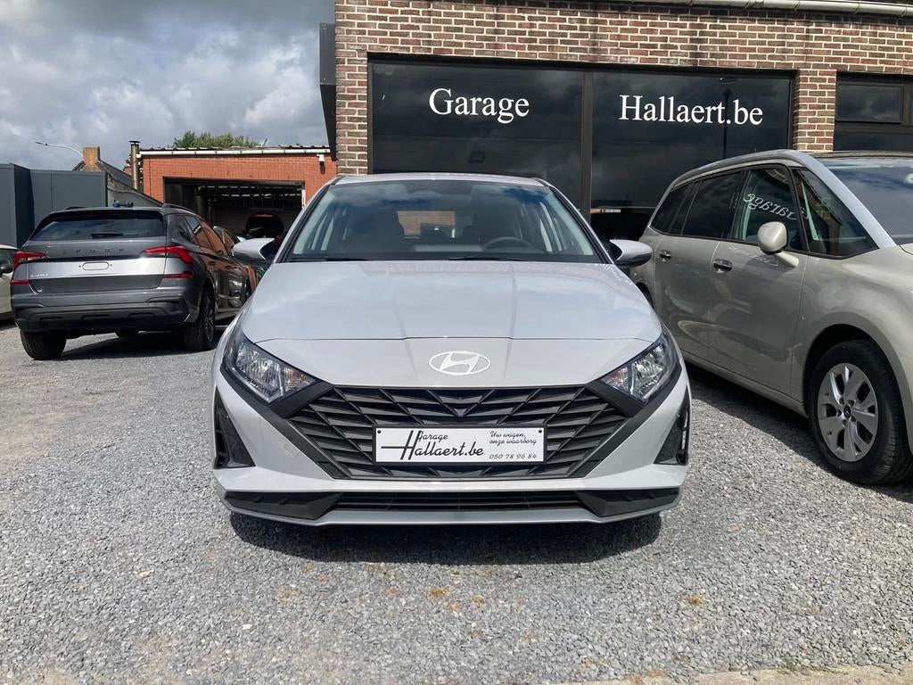 Hyundai i20 NIEUWE WAGEN (bj 2025), Auto's, Stof, Gebruikt, 4 cilinders, Multifunctioneel stuurwiel