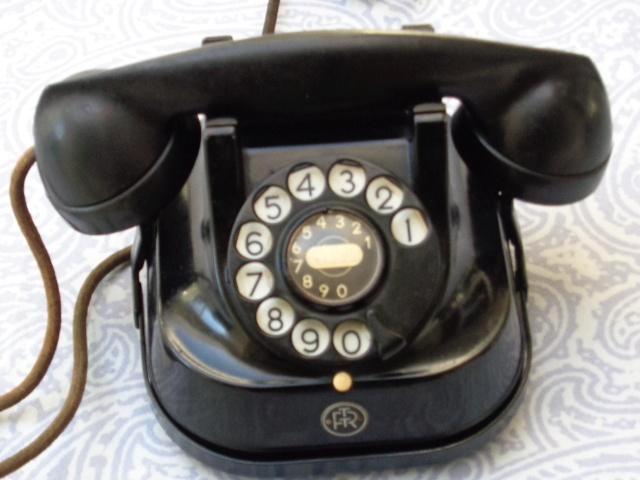 Oude Telefoon met Draaischijf uit 1956, Telecommunicatie, Vaste telefoons | Niet Draadloos, Gebruikt, Bakeliet, Met draaischijf