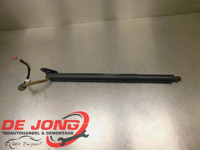 Achterklep motor van een Volkswagen Passat, Gebruikt, -, Volkswagen, -