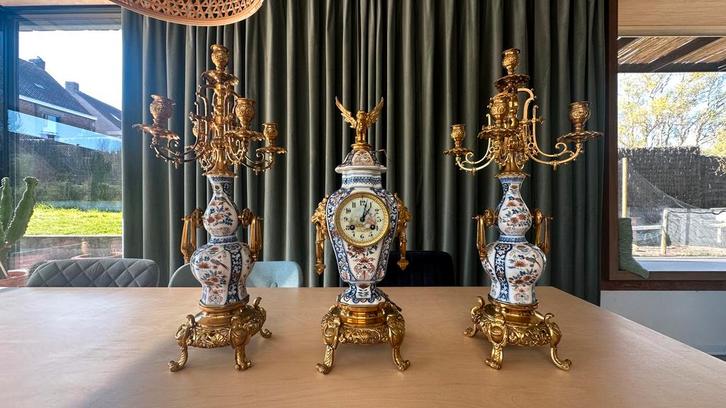 Bronzen/porseleinen/keramiek schouwgarnituur, Antiquités & Art, Antiquités | Horloges, Enlèvement