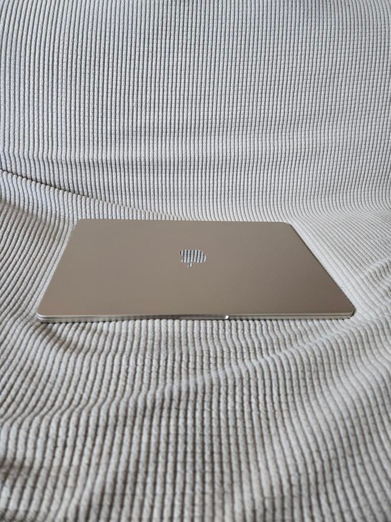 Macbook air Gold M3, Articles professionnels, Aménagement de Bureau & Magasin | Ordinateurs & Informatique