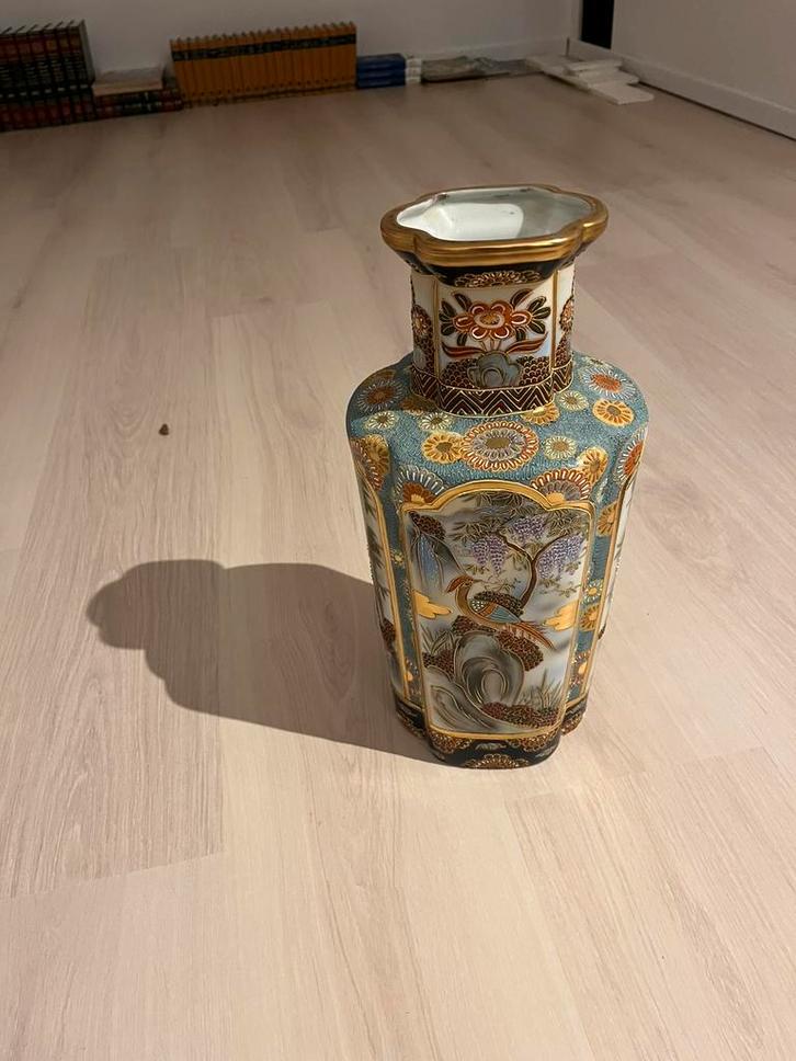 Oosterse porseleinen vaas – handbeschilderd – met stempel, Antiek en Kunst, Antiek | Vazen, Ophalen