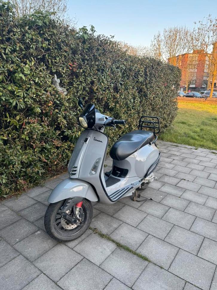 Vespa sprint 2017 A-klasse 50km/u, Fietsen en Brommers, Scooters | Vespa, Zo goed als nieuw, Overige modellen, Klasse A (25 km/u)