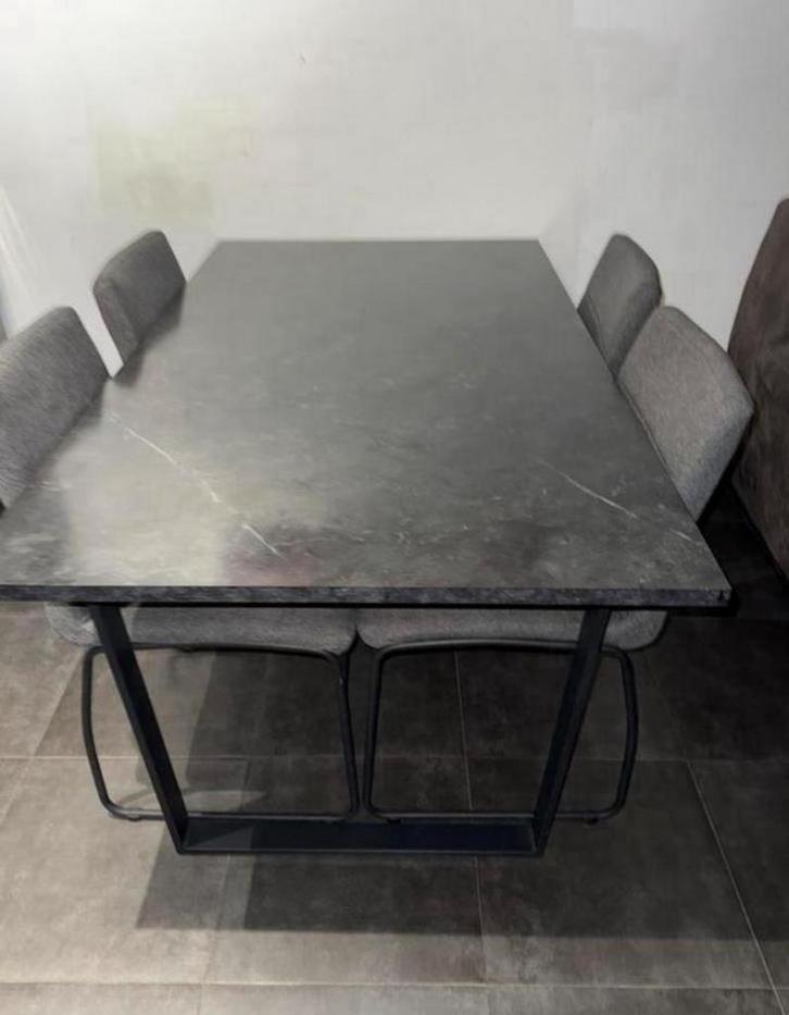 Moderne eettafel met gratis 4 stoelen  industriële look, Huis en Inrichting, Tafels | Eettafels, Ophalen