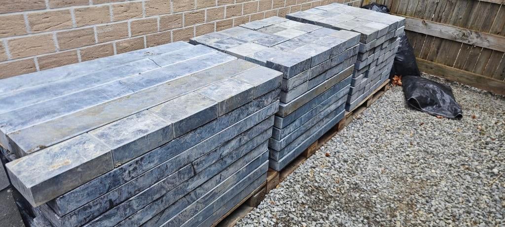 Palissade en pierre bleue, Ophalen