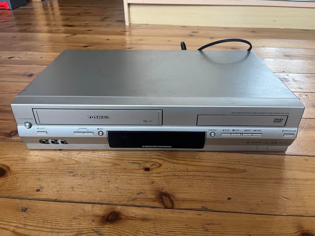 Combiné DVD / Magnétoscope VHS Toshiba SD-37VESE, Enlèvement ou Envoi, Comme neuf, Lecteur DVD