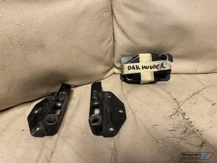 Bmw E36 cabrio set dakbevestigingsplaat grondplaat 8222929, Auto-onderdelen, Carrosserie, BMW, Gebruikt, Ophalen of Verzenden