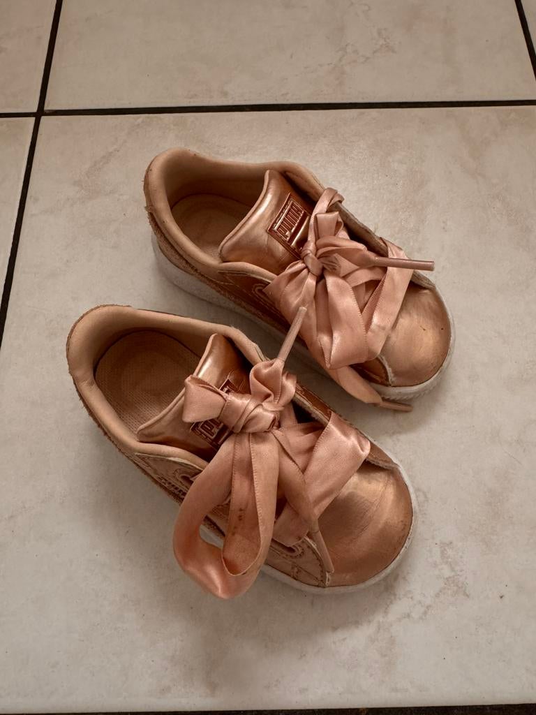 Puma sneakers – maat 22 – roze/goud, Enfants & Bébés, Vêtements de bébé | Chaussures & Chaussettes, Enlèvement ou Envoi, Comme neuf