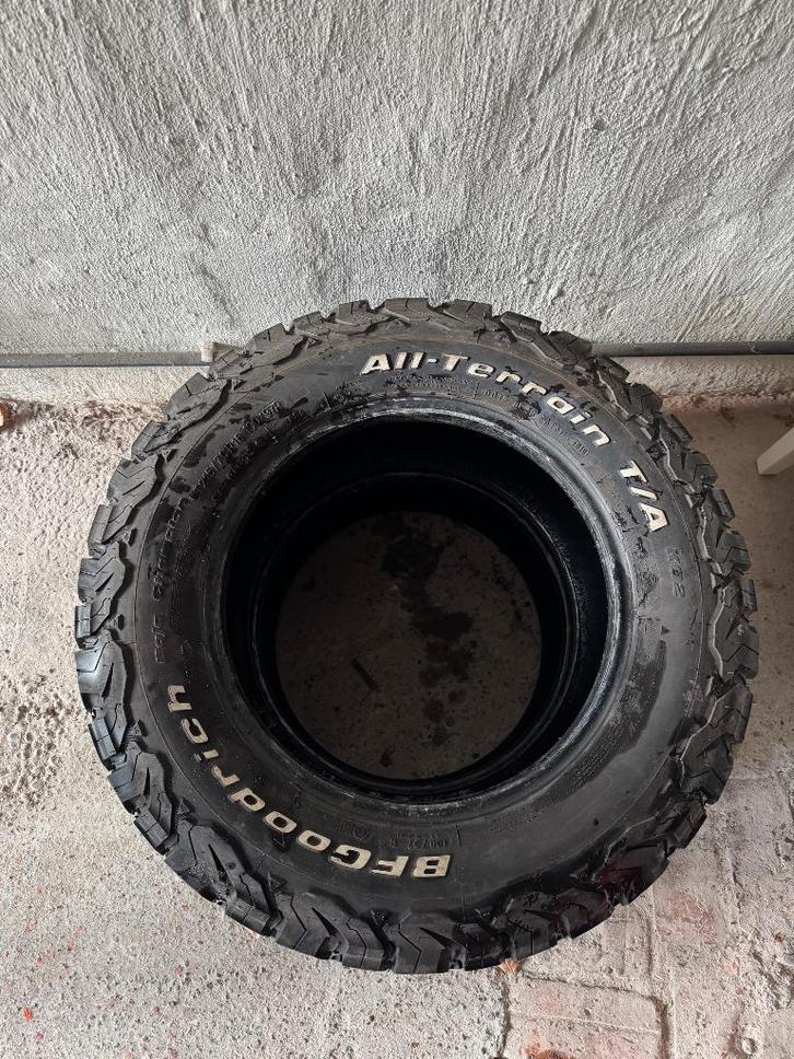 BF Goodrich KO2 215/70/R16, Autos : Pièces & Accessoires, Pneus & Jantes, Pneu(s), 4 Saisons, 16 pouces, 215 mm, Véhicule tout-terrain