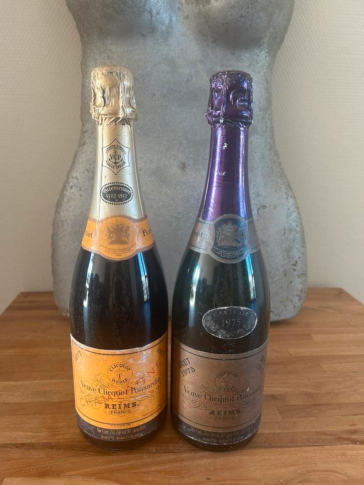 2 champagnes Veuve Clicquot carte d'or 1975+ bicentenaire, Collections, Vins, Comme neuf, Champagne, Enlèvement ou Envoi