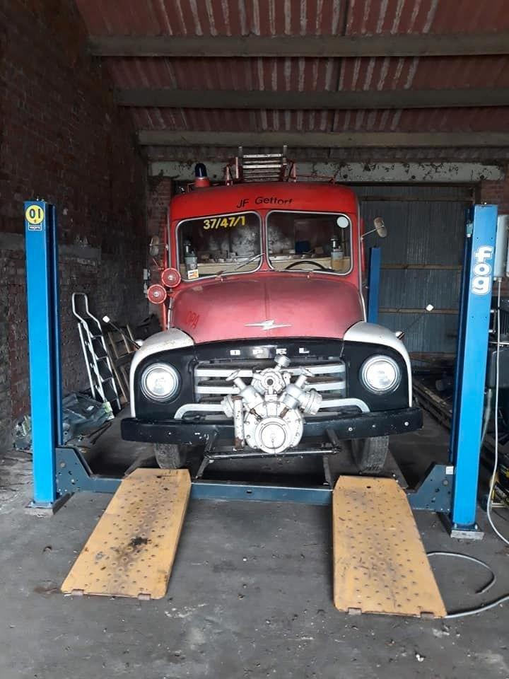 snelverkoop Opel Blitz Oldtimer brandweerwagen, Autos, Oldtimers & Ancêtres, Particulier, Opel, Tissu