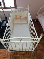 Wit ijzeren Kinderbedje, Ophalen