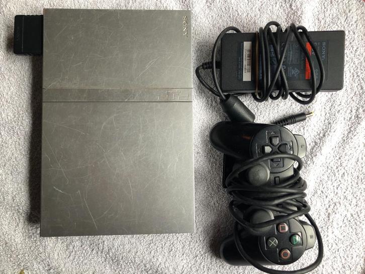 PS2 Console met controller, Games en Spelcomputers, Spelcomputers | Sony PlayStation 2, Gebruikt, Slim, Zilver, Met 1 controller