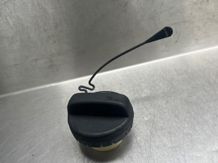 TANKDOP Toyota Yaris III (P13) (01-2010/09-2020), Auto-onderdelen, Brandstofsystemen, Toyota, Gebruikt